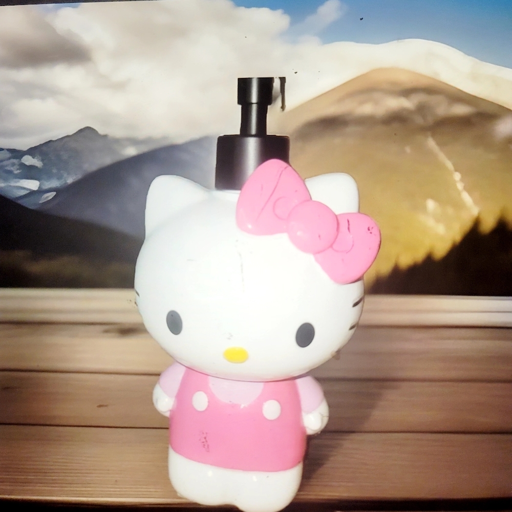 NEW Sanrio Hello Kitty Pink White Bath Kitchen Soap / Lotion Pump Dispenser